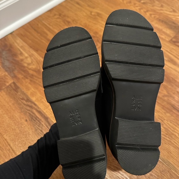 Naturalizer Black Chunky Heel Loafers with GOLD chain - Picture 6 of 6